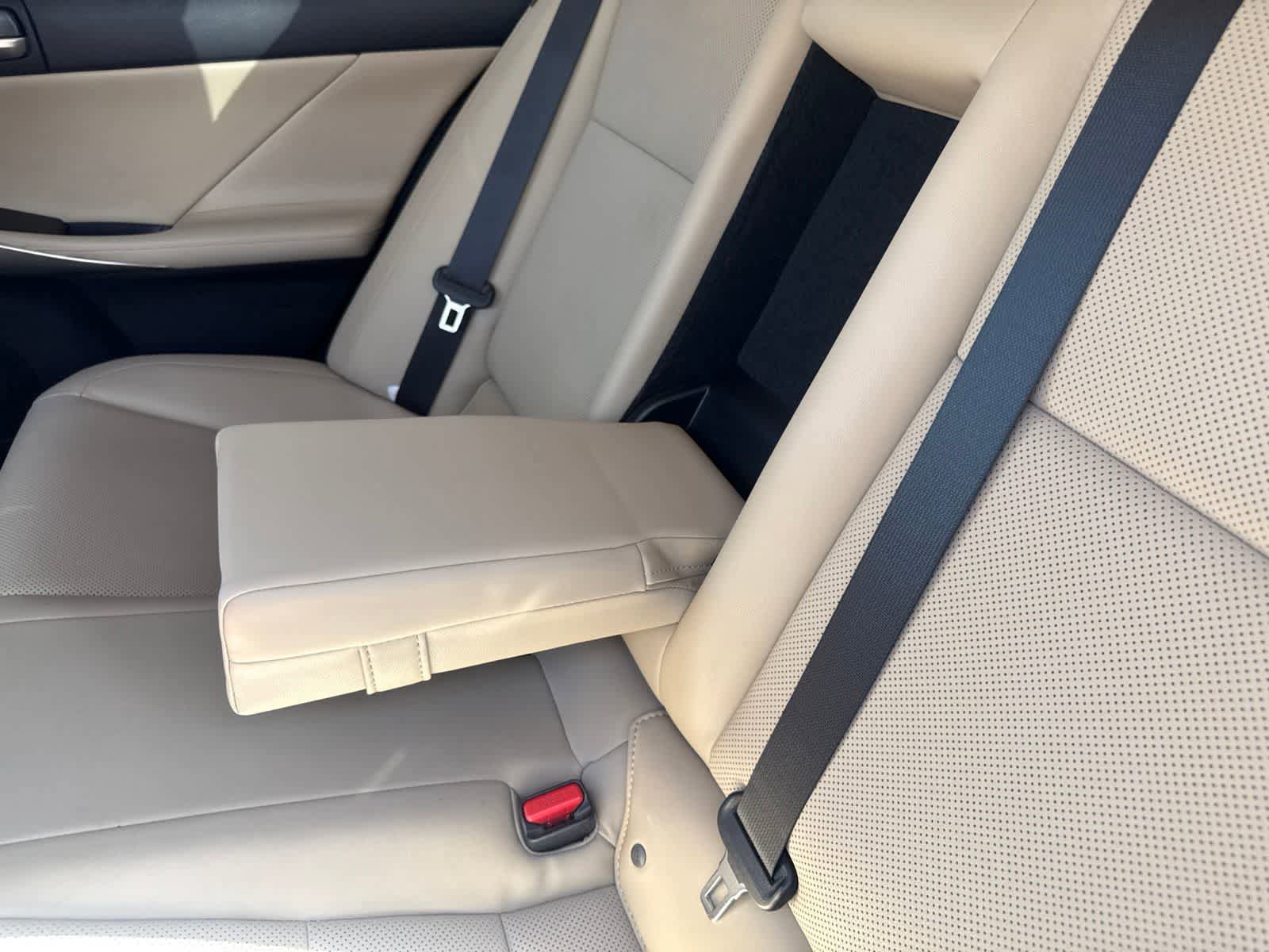 Used 2019 Lexus IS 300 RWD image 13