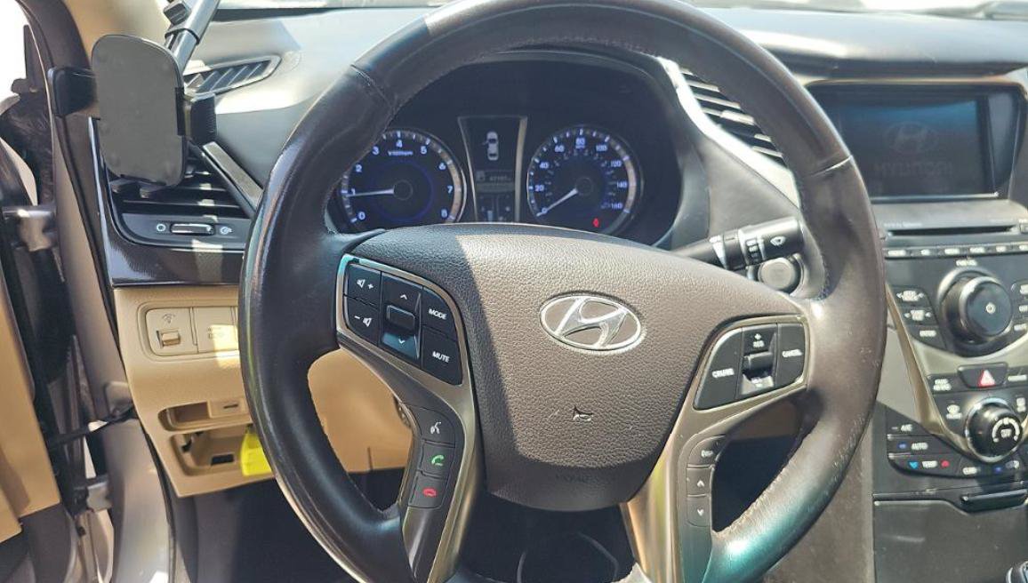 Used 2013 Hyundai Azera w/ Technology Pkg FWD image 12