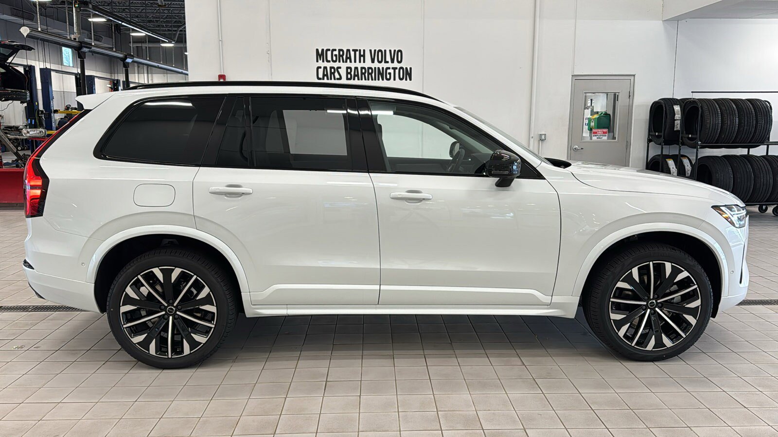 New 2026 Volvo XC90 B6 Ultra w/ Protection Package Premier image 4