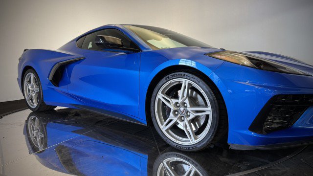 Used 2024 Chevrolet Corvette Stingray Premium Cpe w/ Z51 Performance Package RWD image 19
