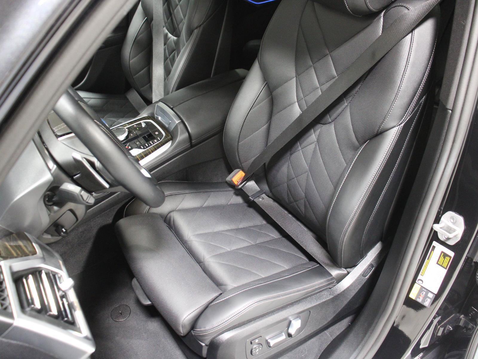 Certified 2025 BMW X5 xDrive50e w/ Parking Assistance Package image 12