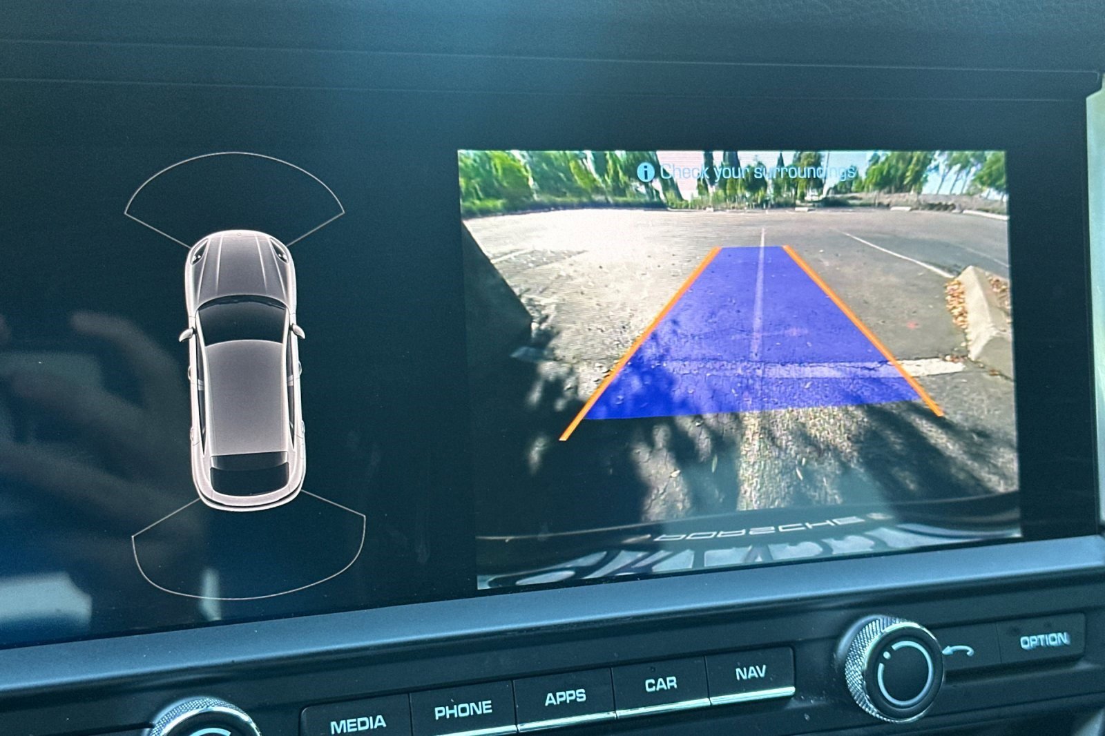 Used 2020 Porsche Macan AWD/4WD image 25