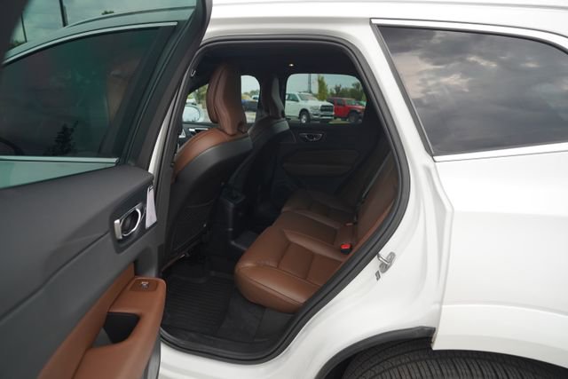 Used 2023 Volvo XC60 T8 Ultimate w/ Climate Package image 13