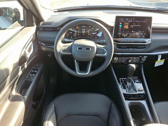 New 2026 Jeep Compass Latitude image 8