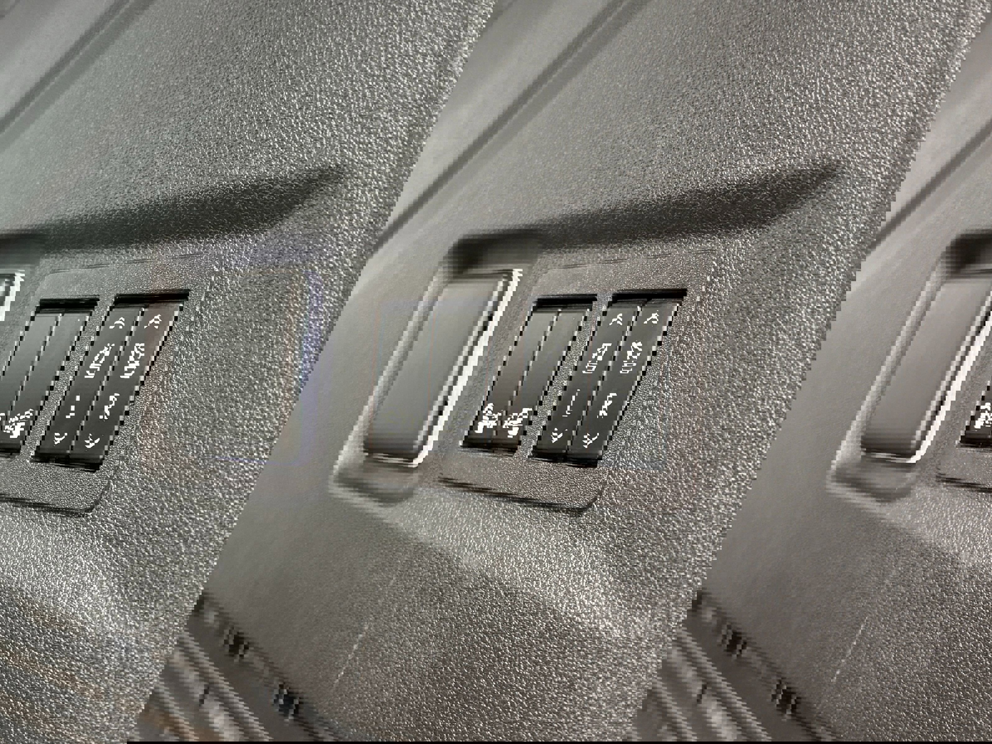 Used 2024 Chevrolet Tahoe LT w/ Luxury Package image 34