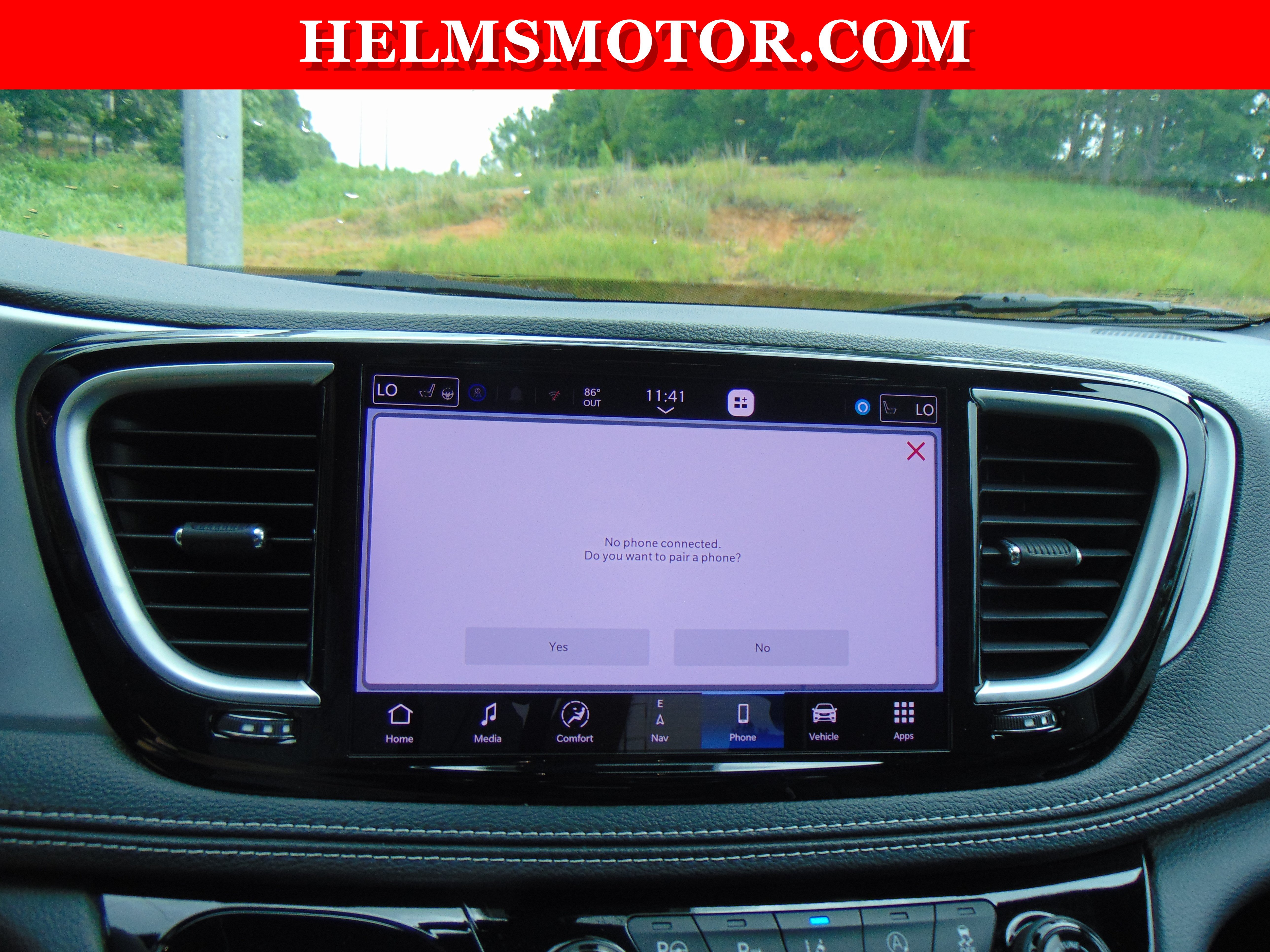 Certified 2025 Chrysler Pacifica Limited FWD image 28