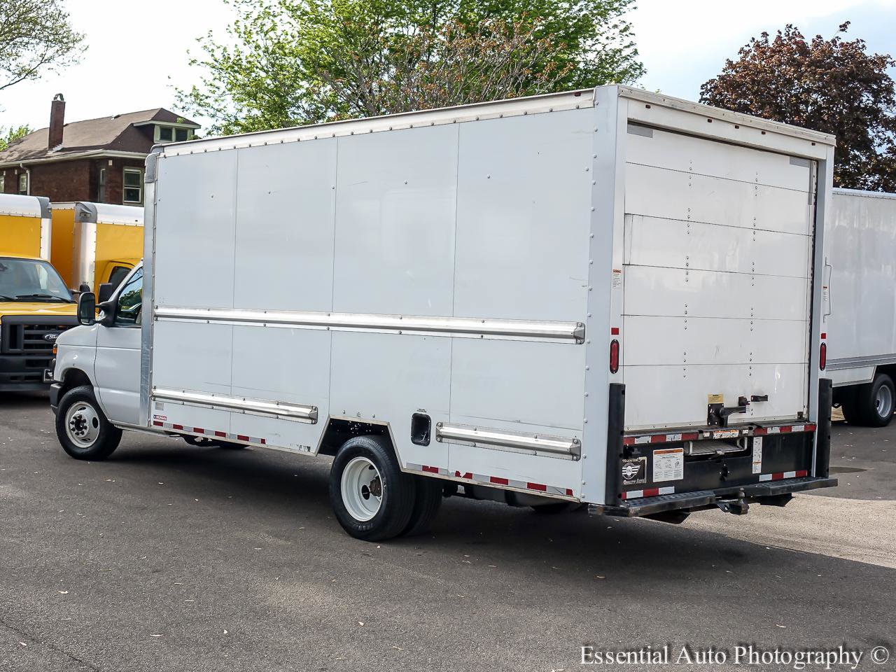 Used 2017 Ford E-350 and Econoline 350 Super Duty RWD image 6