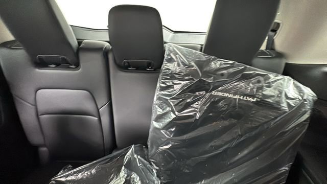 New 2026 Nissan Pathfinder Platinum image 15