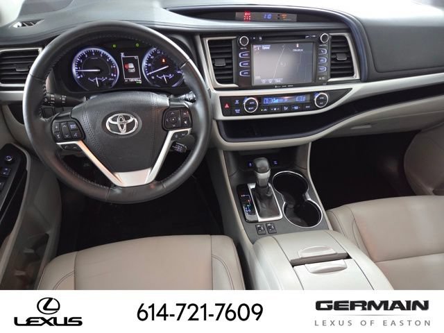 Used 2019 Toyota Highlander XLE AWD/4WD image 17
