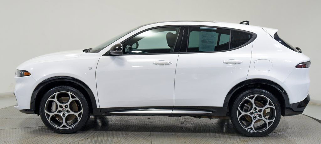 Used 2024 Alfa Romeo Tonale Ti w/ Premium Interior Package image 8