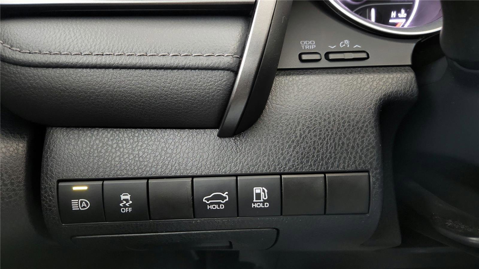 Used 2022 Toyota Camry LE image 32