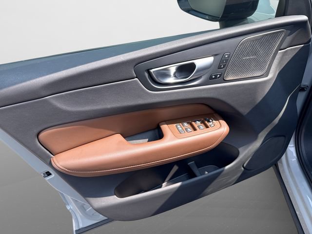 Certified 2024 Volvo XC60 T8 Plus w/ Protection Package Premier AWD/4WD image 18