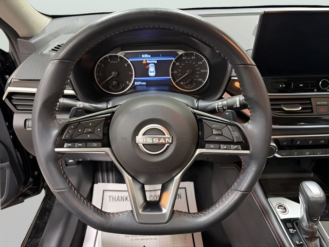 Used 2023 Nissan Altima 2.5 SR w/ SR Premium Package AWD/4WD image 5