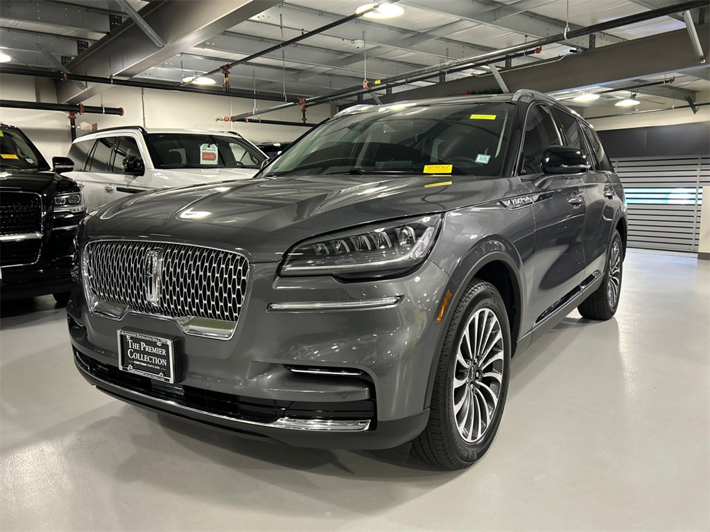 Used 2023 Lincoln Aviator AWD w/ Premium Package image 5