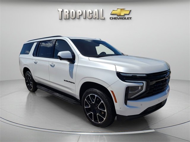 Used 2025 Chevrolet Suburban RST image 7