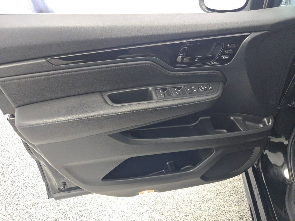 Used 2023 Honda Odyssey Touring image 19