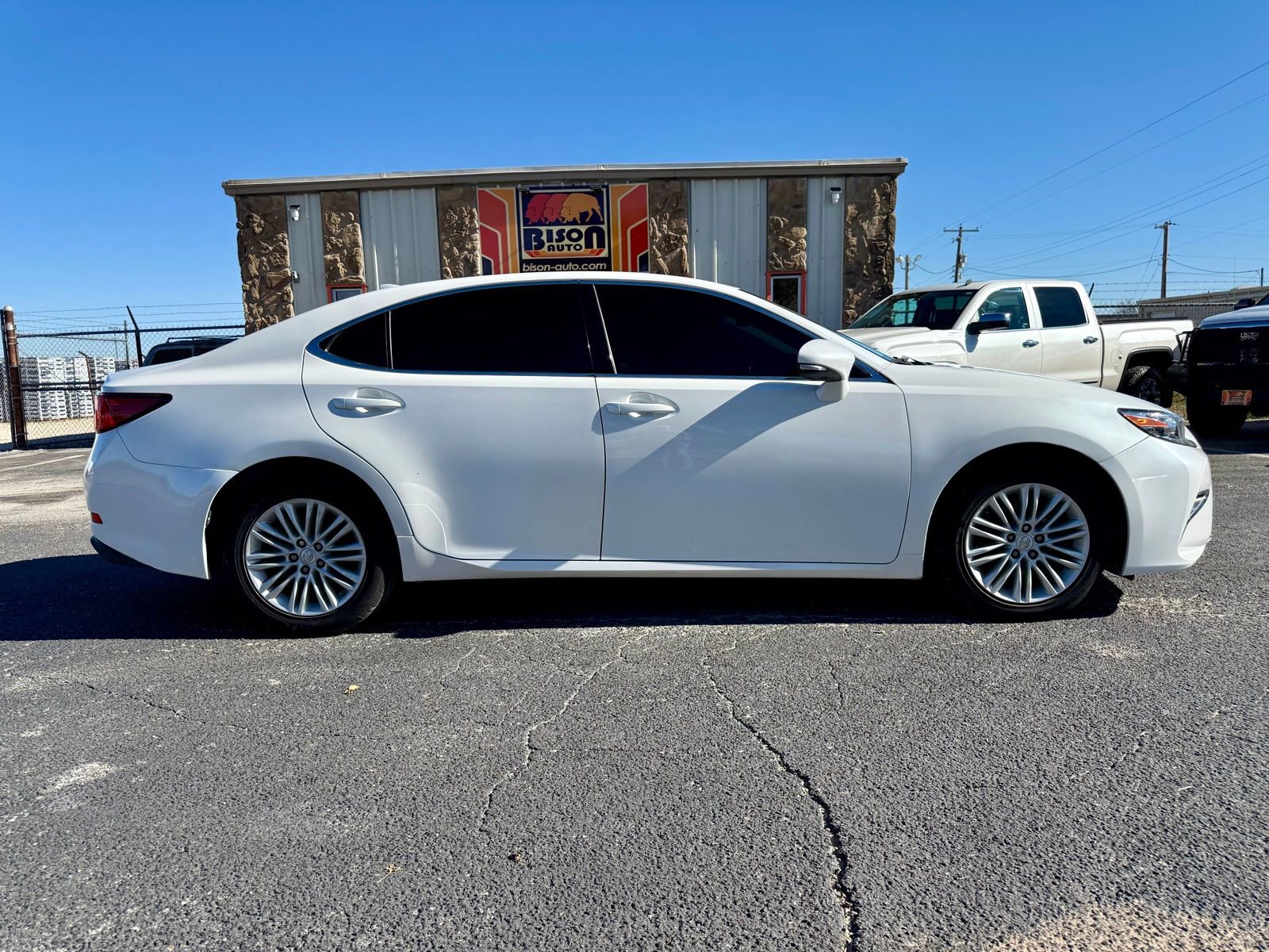 Used 2017 Lexus ES 350 image 2