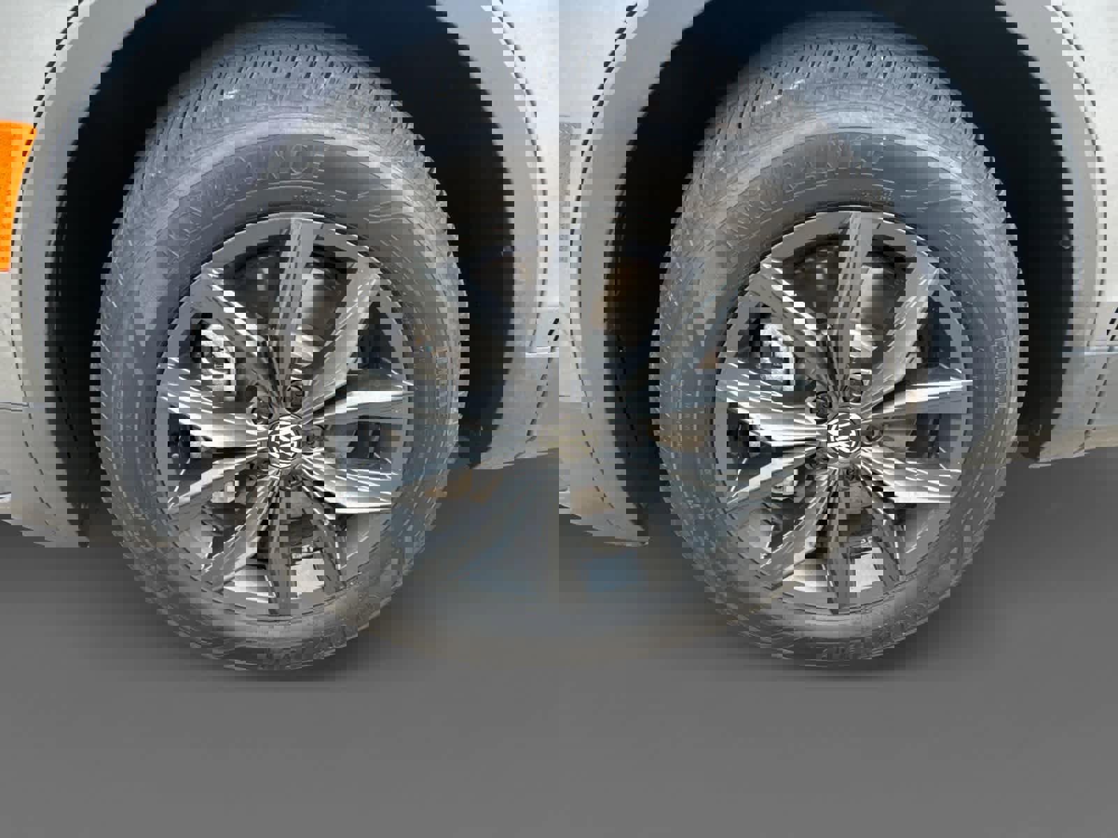 Certified 2024 Volkswagen Tiguan SE image 8