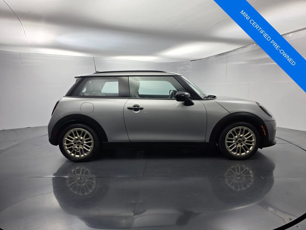 Used 2025 MINI Cooper 2-Door Hardtop FWD image 3