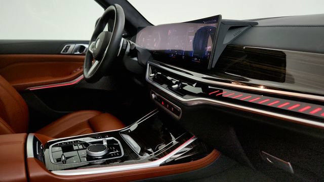Used 2023 BMW X7 M60i AWD/4WD image 37