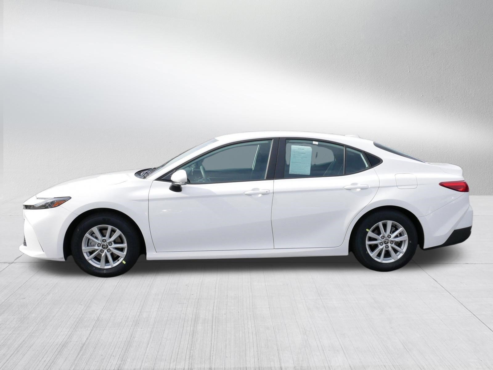 Certified 2025 Toyota Camry LE FWD image 4