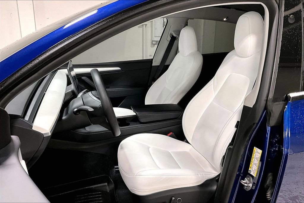 Used 2024 Tesla Model Y Long Range AWD/4WD image 30