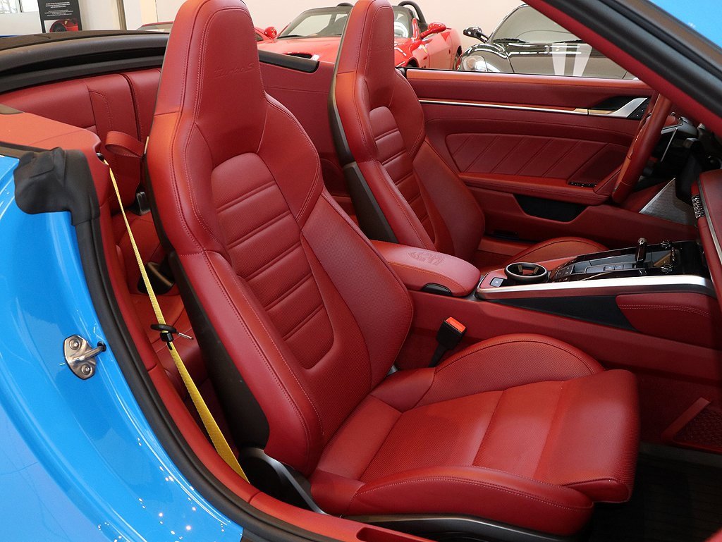 Used 2023 Porsche 911 Turbo S image 18