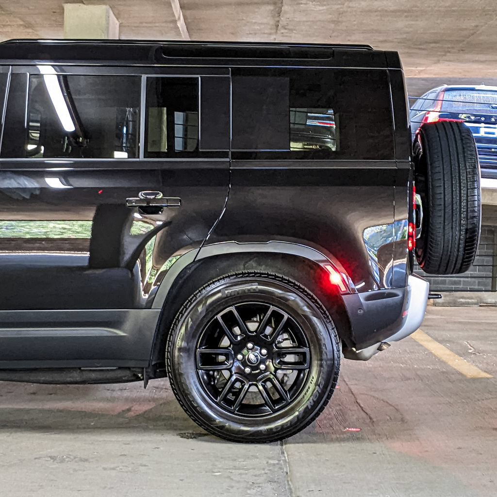 Used 2025 Land Rover Defender 110 S AWD/4WD image 3