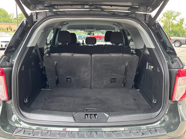 Used 2023 Ford Explorer XLT AWD/4WD image 9