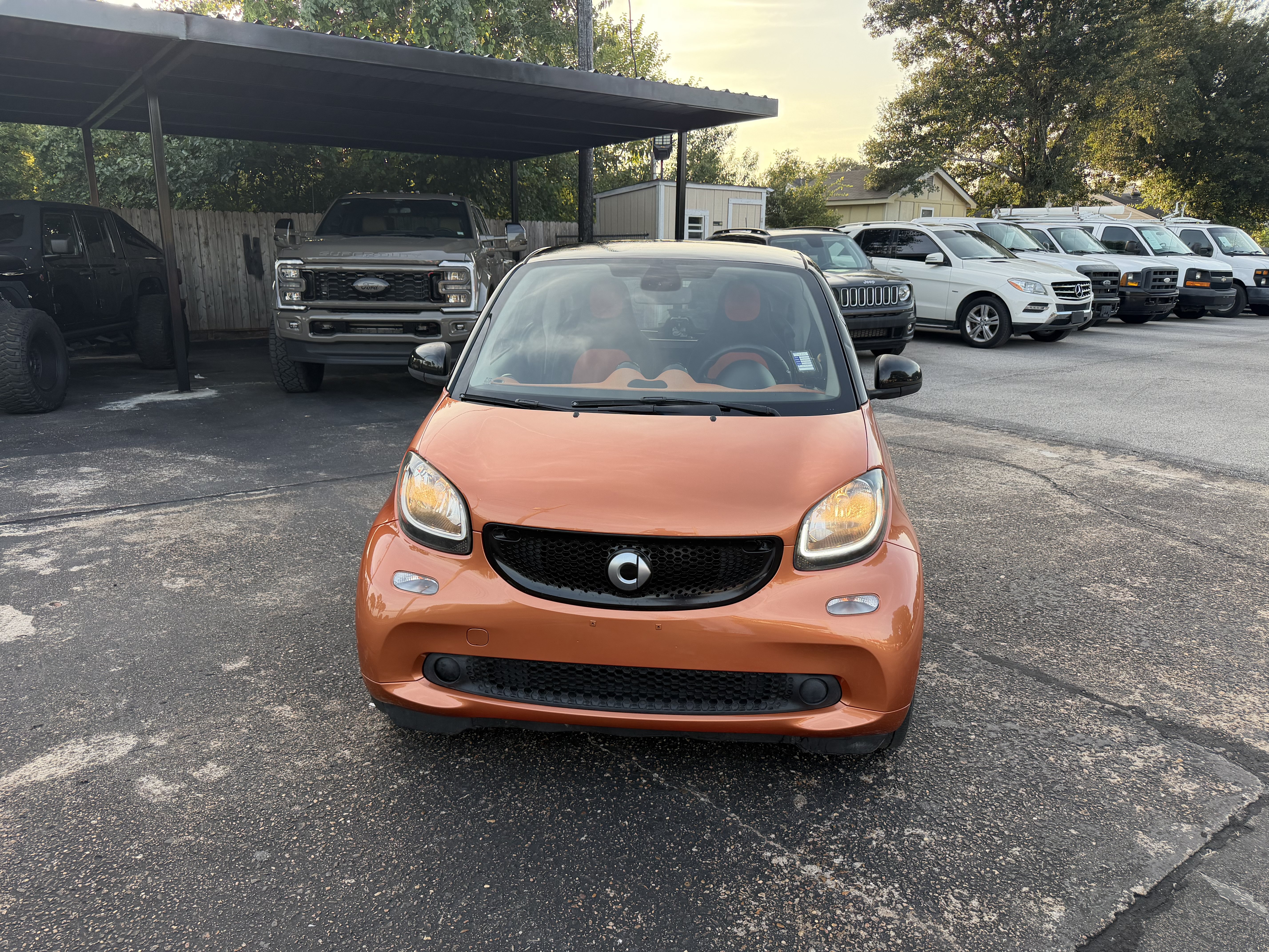 Used 2016 smart fortwo passion RWD image 4