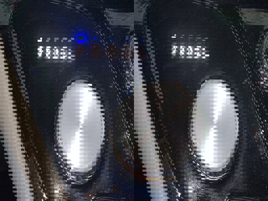 Used 2020 Chrysler Pacifica Touring-L image 25