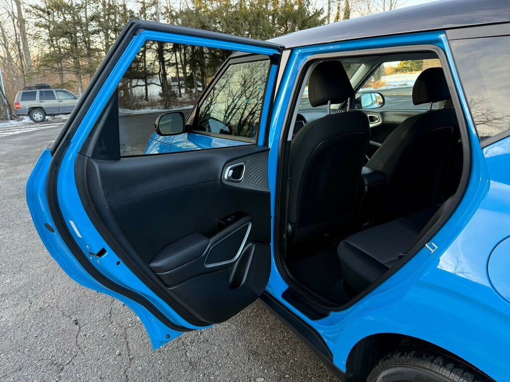 Used 2023 Kia Soul S image 24