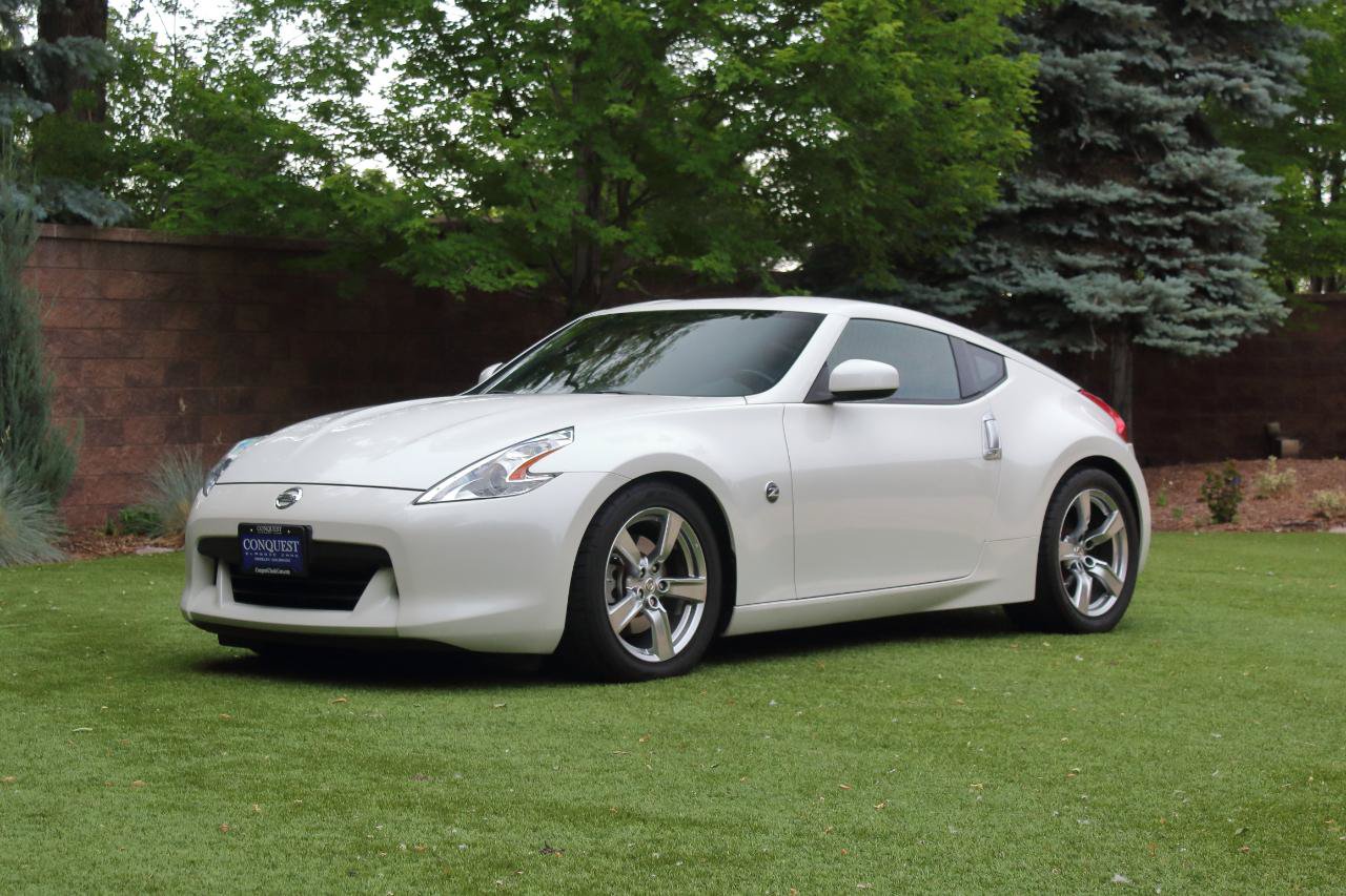 Used 2009 Nissan 370Z Touring RWD image 11