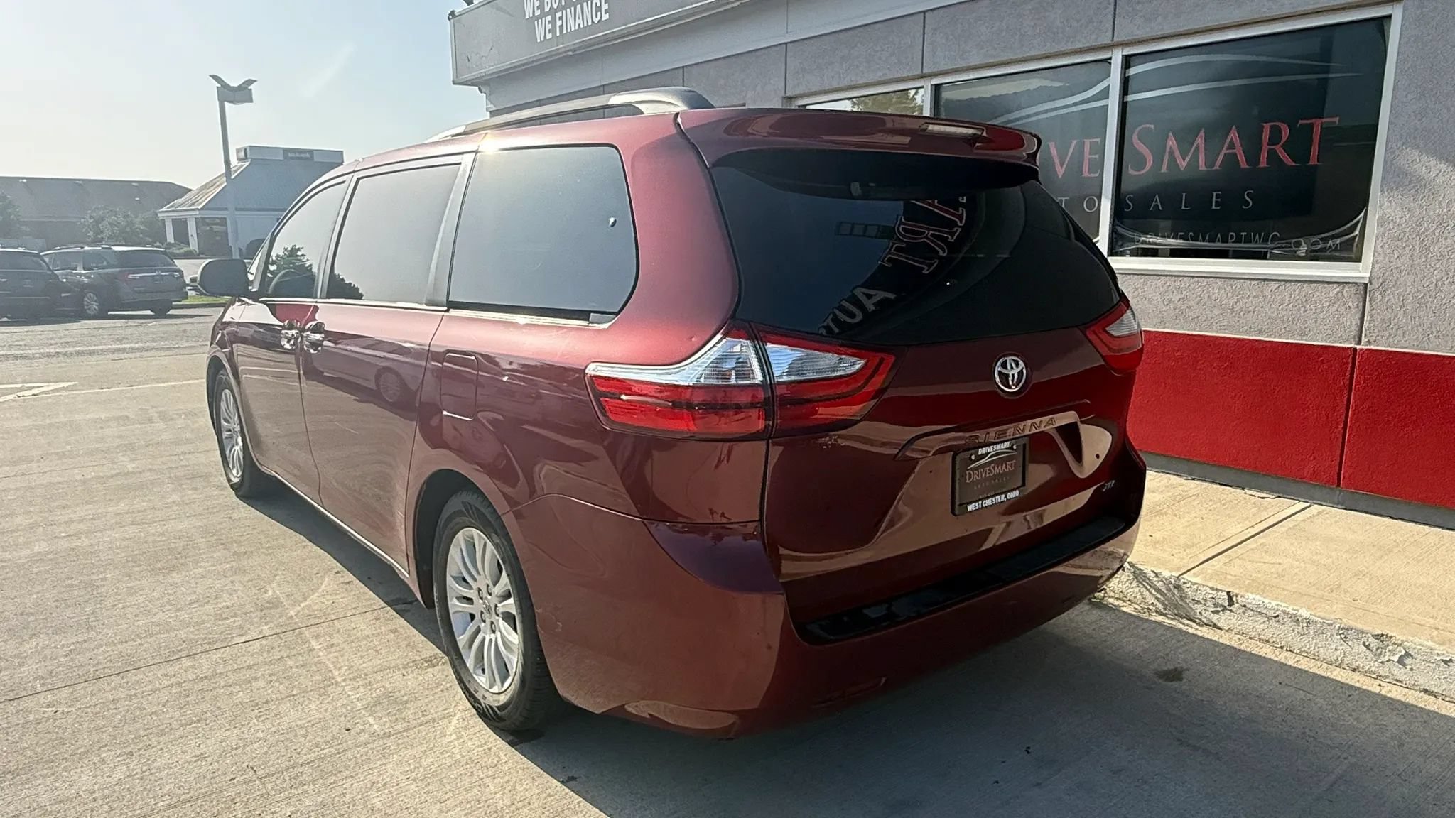 Used 2015 Toyota Sienna XLE FWD image 4