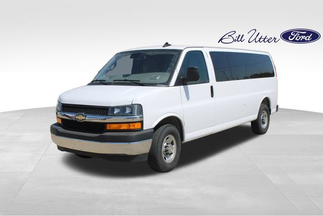 Used 2025 Chevrolet Express 3500 LT w/ LT Preferred Equipment Group RWD image 1