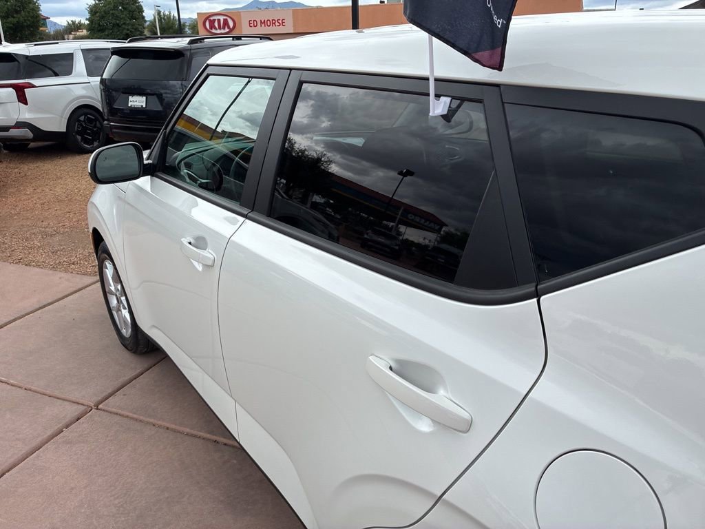 Used 2025 Kia Soul LX image 15