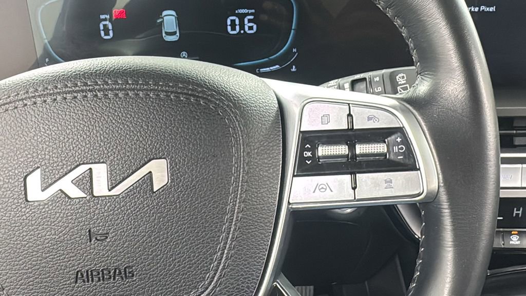 Used 2025 Kia Telluride S FWD image 24