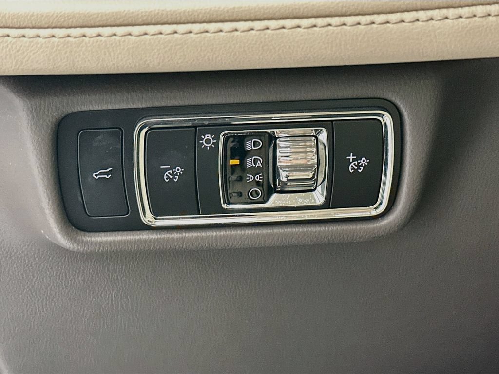 Used 2023 Lincoln Aviator Reserve w/ Elements Package Plus AWD/4WD image 17