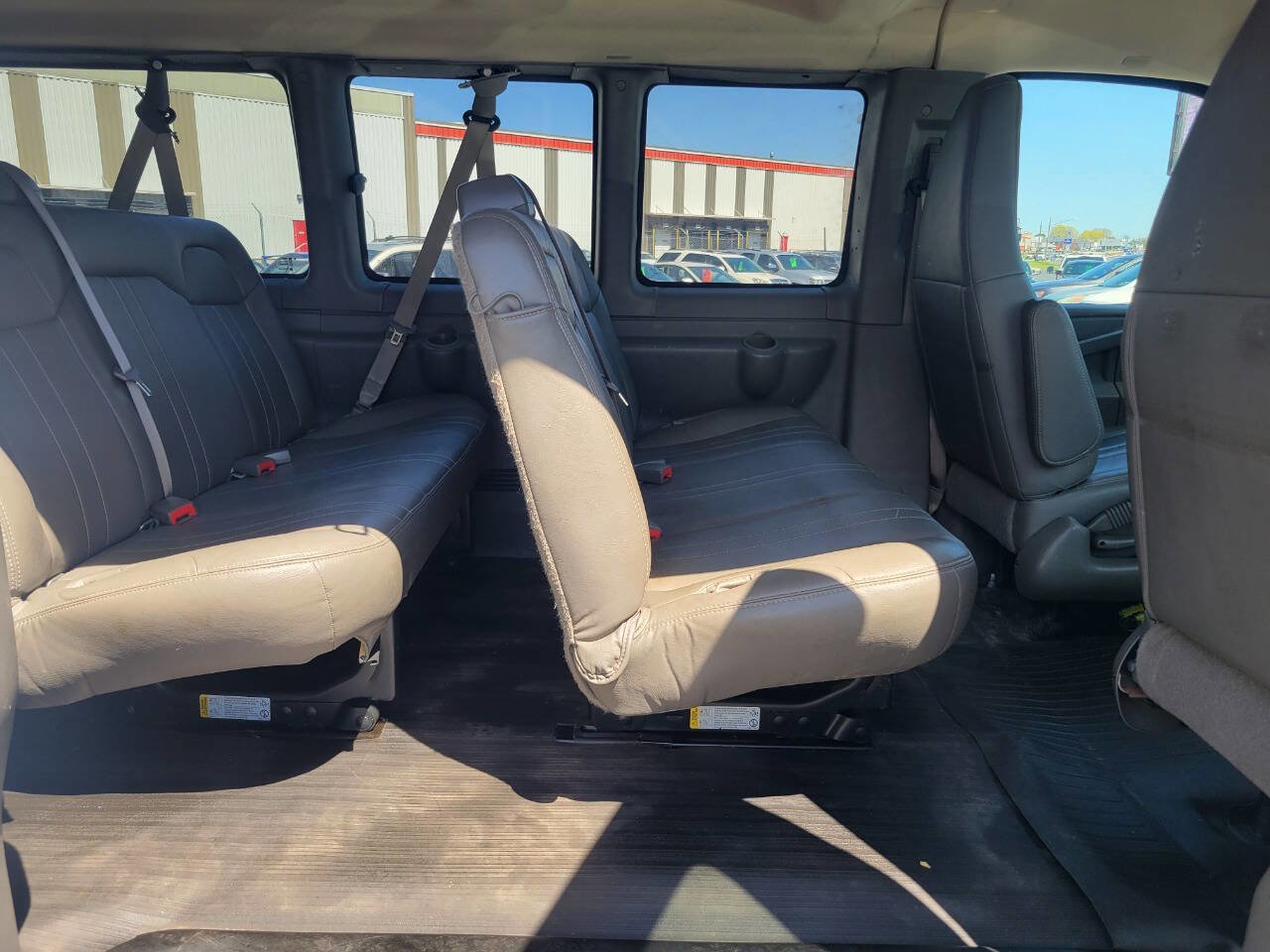 Used 2019 Chevrolet Express 3500 LS RWD image 27