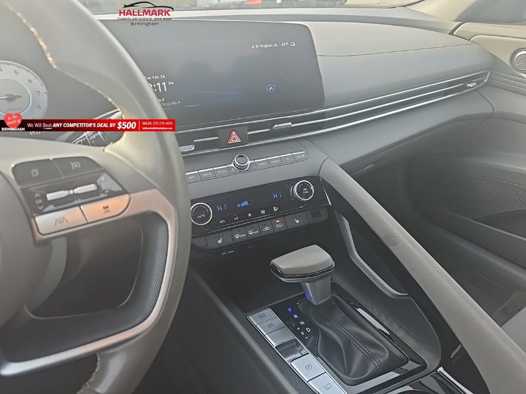Used 2023 Hyundai Elantra SEL w/ Convenience Package image 15