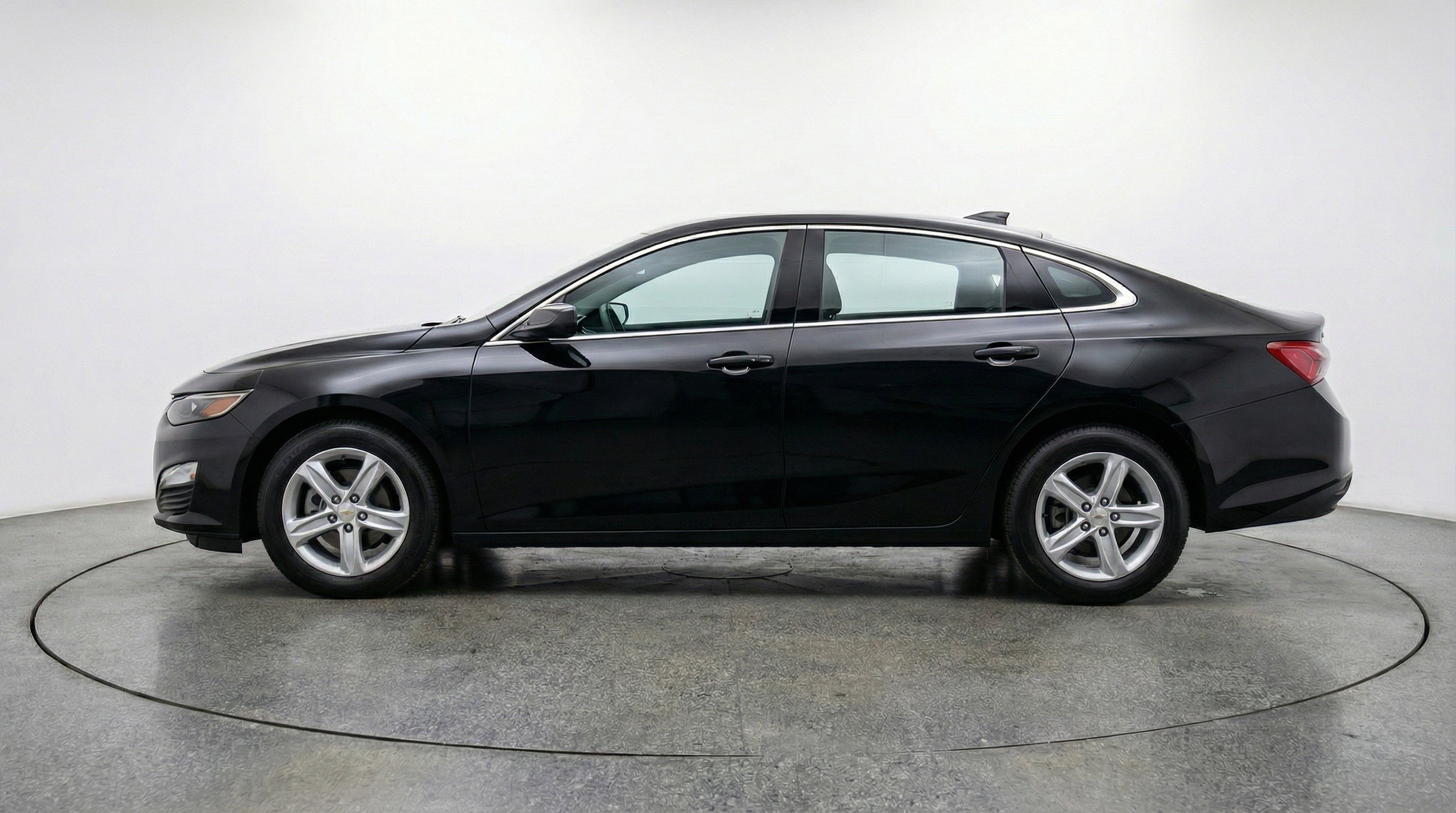 Used 2024 Chevrolet Malibu LT image 5