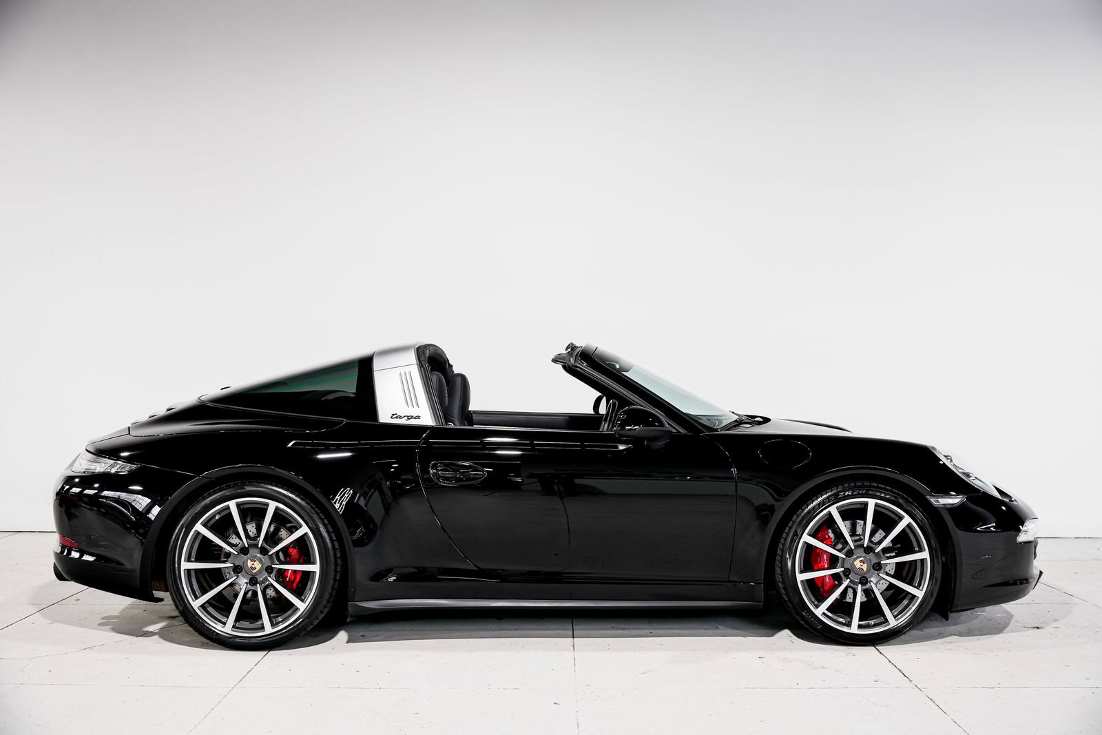 Used 2014 Porsche 911 Targa 4S AWD/4WD image 2
