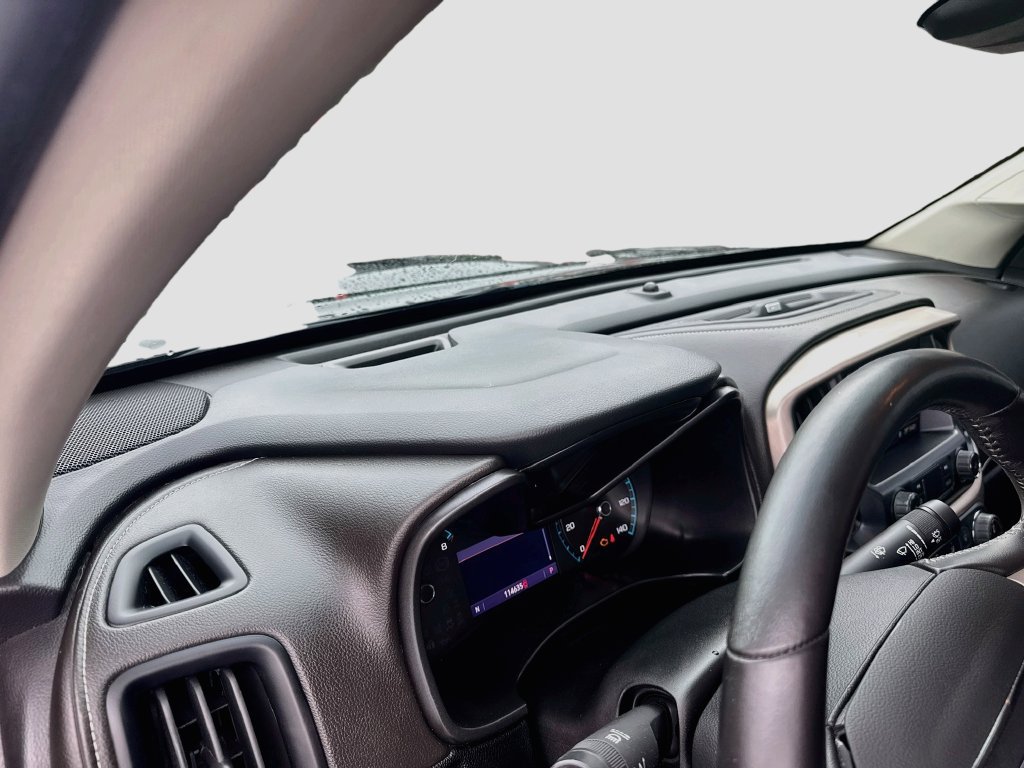 Used 2022 GMC Canyon Denali RWD image 9