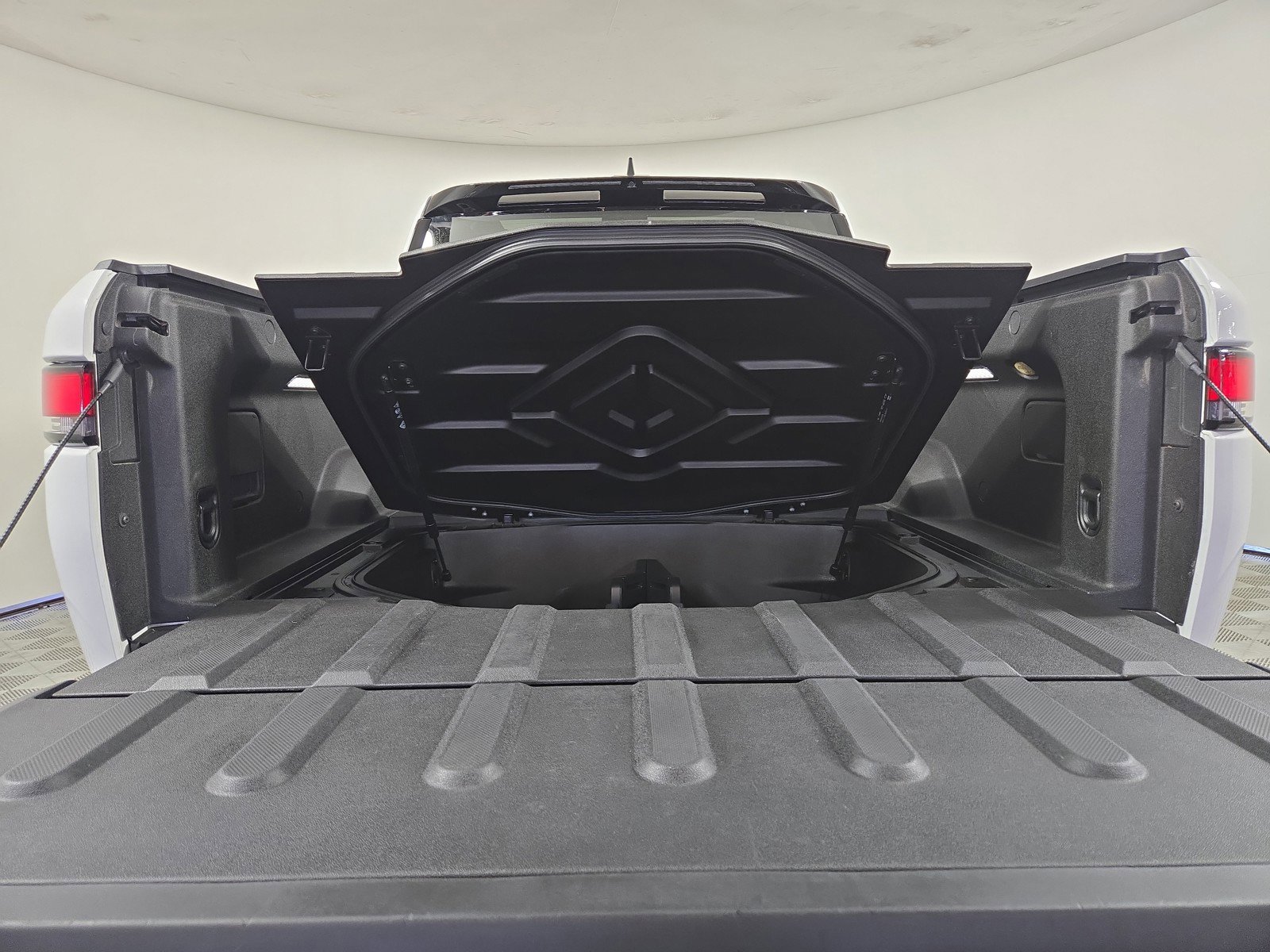 Used 2024 Rivian R1T Launch Edition AWD/4WD image 15
