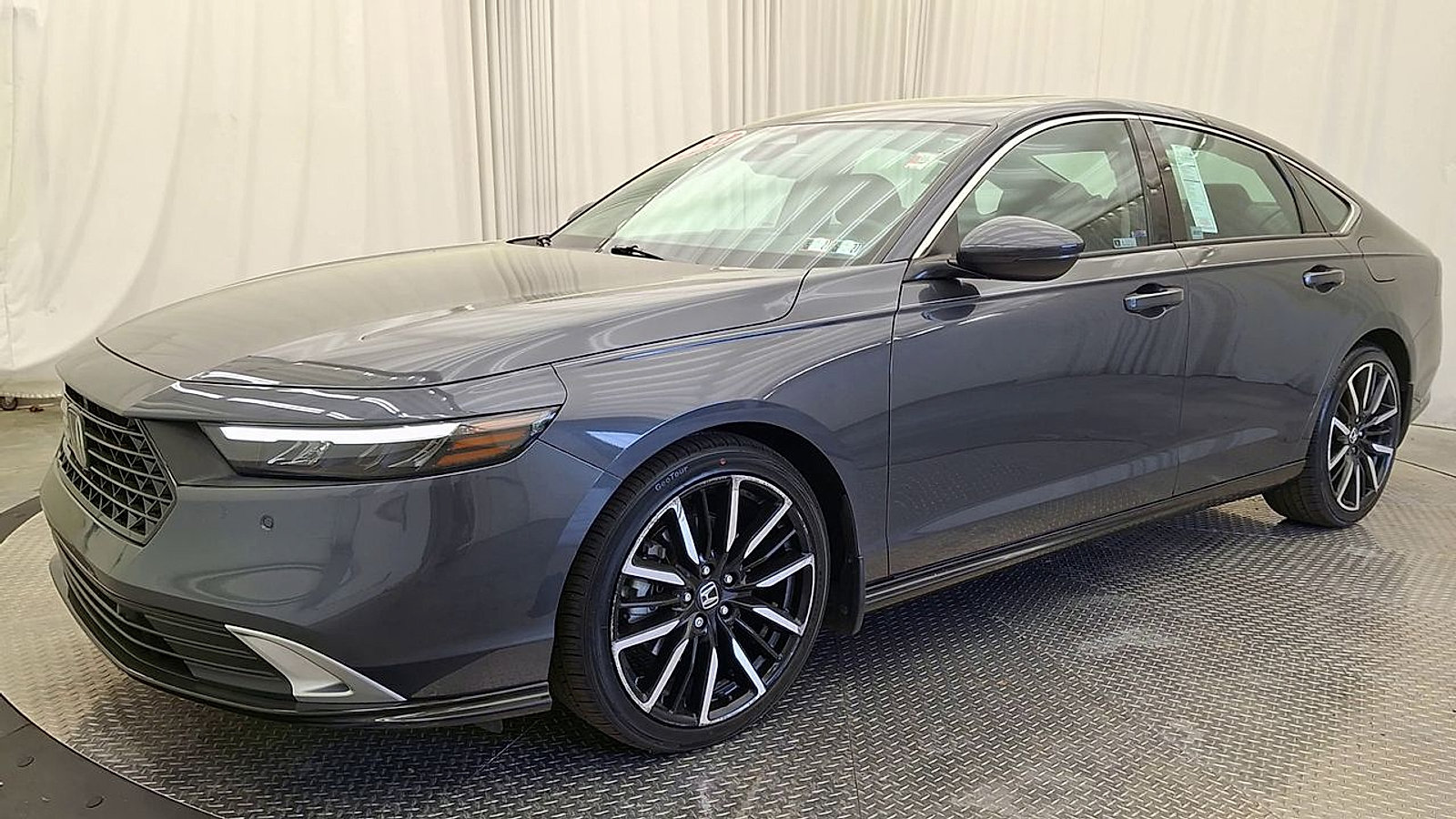 Used 2023 Honda Accord Touring image 7