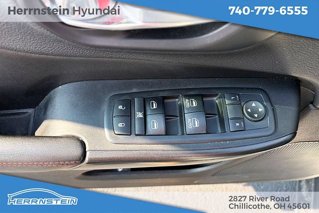 Used 2019 Jeep Cherokee Trailhawk AWD/4WD image 15