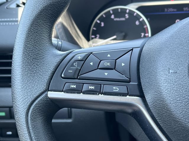 Used 2025 Nissan Sentra SV FWD image 27