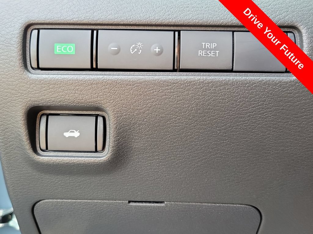 Used 2025 Nissan Sentra SV w/ SV Premium Package FWD image 18