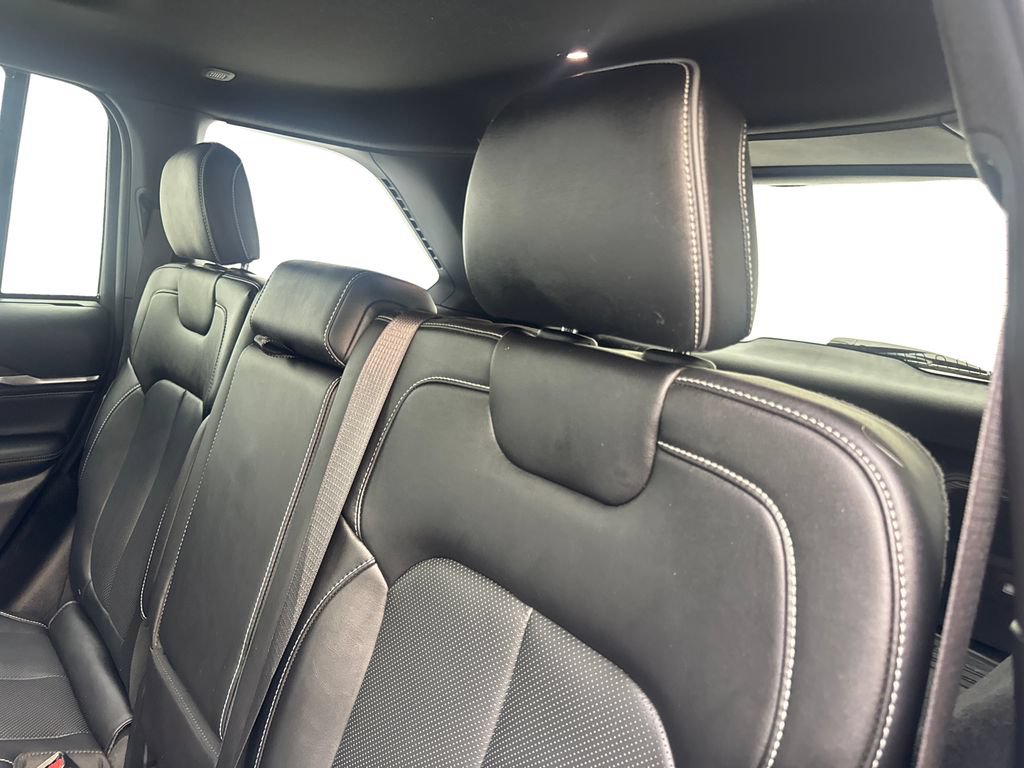 Used 2022 Jeep Grand Cherokee Overland w/ Advanced Protech Group III AWD/4WD image 35