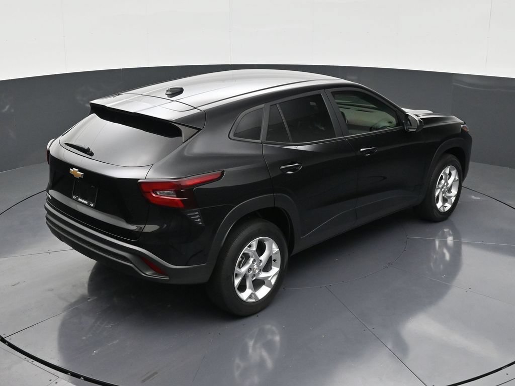 Used 2024 Chevrolet Trax LS w/ LS Convenience Package FWD image 16